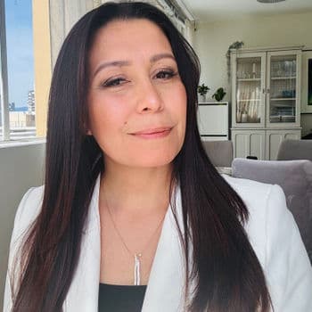 Photo of Ana Alvarado Ruiz.