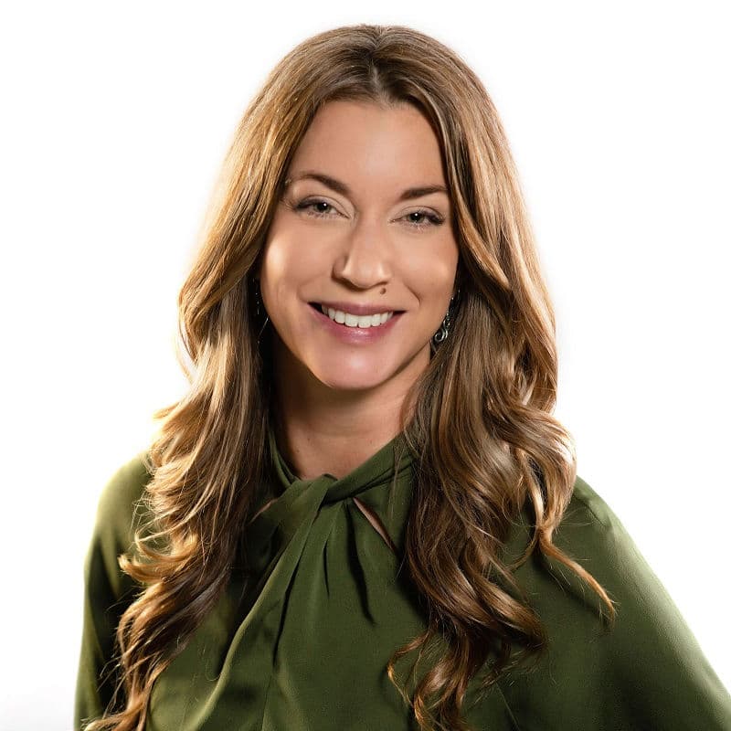 Photo of Carla Leuschen