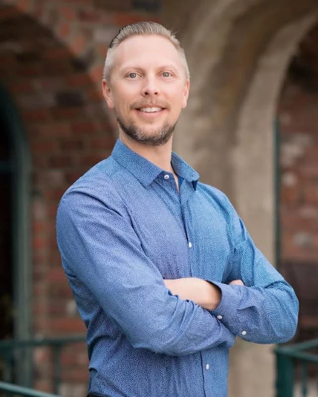 Photo of Chad Tomazin
