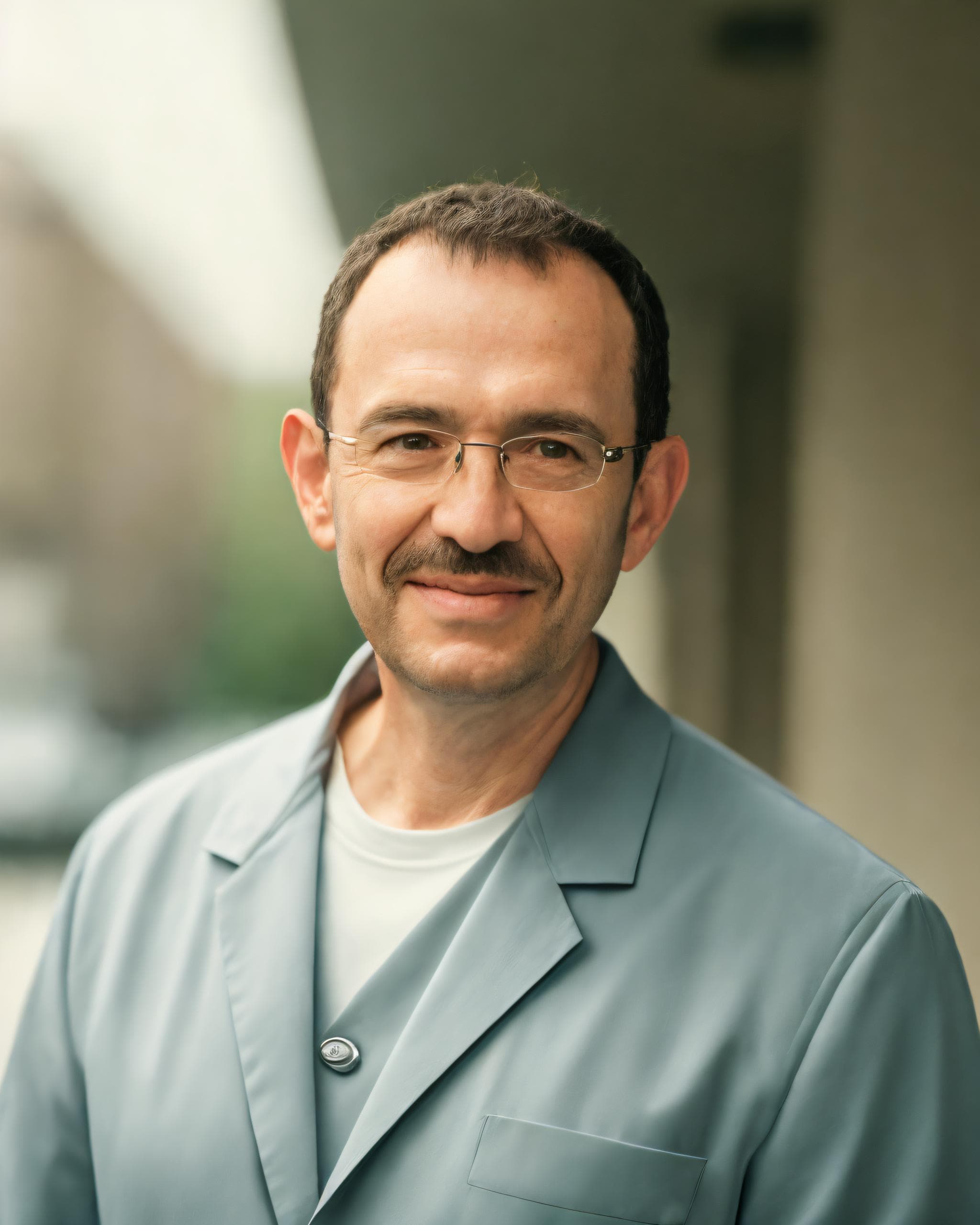 Photo of Elias Lu