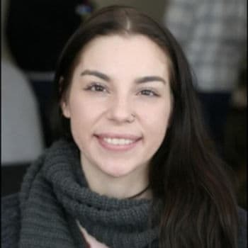Photo of Hannah Buzzo