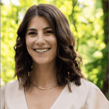 Photo of Lauren Popelas