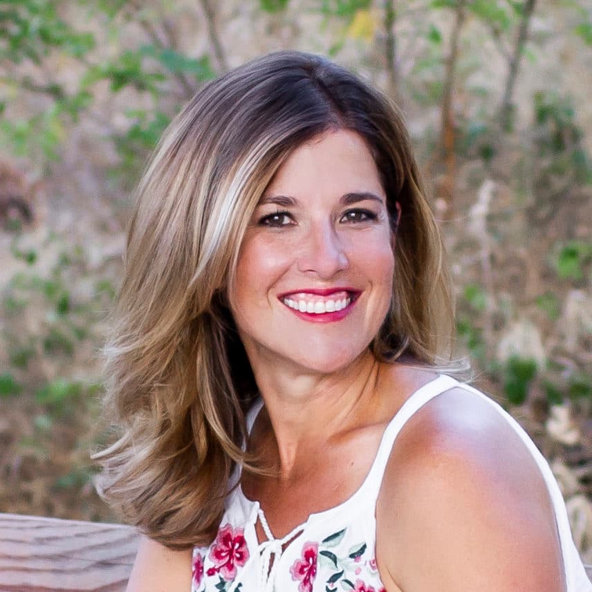 Photo of Lindsay Taylor