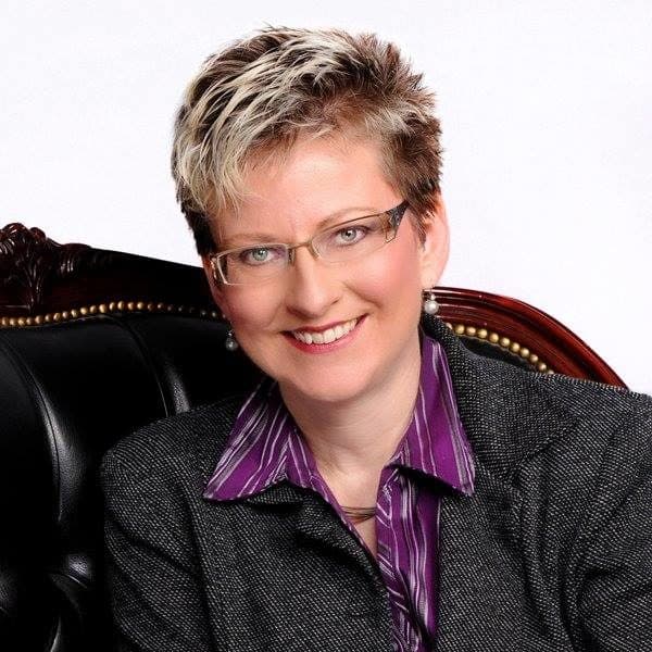 Photo of Liz Powell