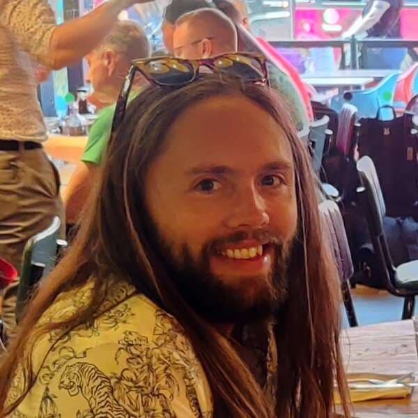 Photo of Luke Carvey