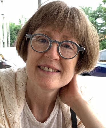 Photo of Lynne Marotta