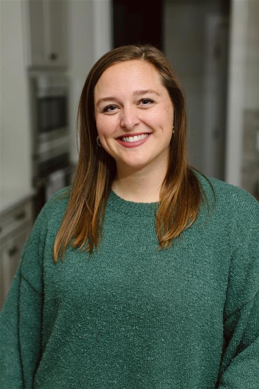 Photo of Sara Nelson