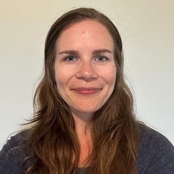 Photo of Sara Warren