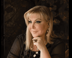 Photo of Simona Cuevas