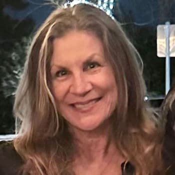 Photo of Stacie Dawes