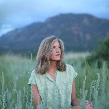 Photo of Tara Behr