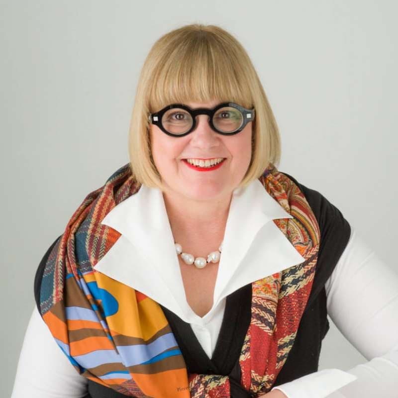 Photo of Tracy Mollenholt
